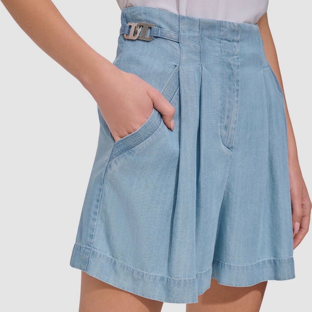 DKNY Pleated Shorts Womens 8 Blue Denim Medium Wash High Rise Buckled Side